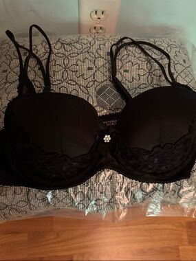 Victoria's Secret Black Lace Push-Up Bra with Jewel Accent